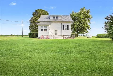 Exterior - 9898 E 1200 North Rd, Chenoa, IL 61726 photo 6 of 11