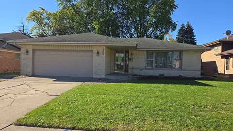 947 E 169th St, South Holland, IL 60473