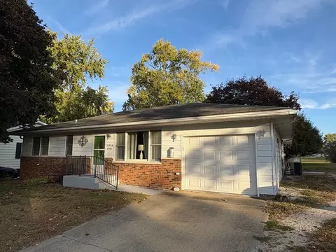 430 Elm St, Watseka, IL 60970