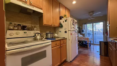 Kitchen - 9457 Sumac Rd #E, Des Plaines, IL 60016 photo 2 of 2