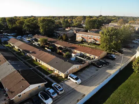 View/Area - 9457 Sumac Rd #E, Des Plaines, IL 60016 photo 2 of 2
