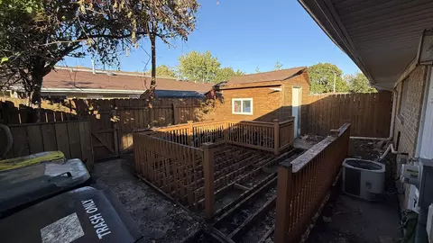 Exterior - 9457 Sumac Rd #E, Des Plaines, IL 60016 photo 2 of 2