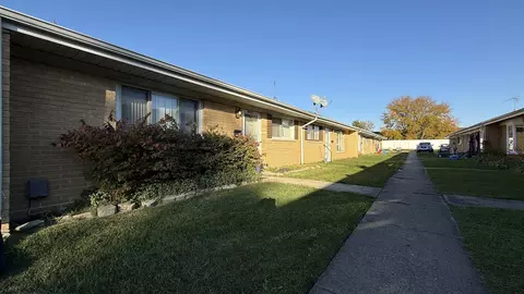 Other - 9457 Sumac Rd #E, Des Plaines, IL 60016 photo 3 of 7