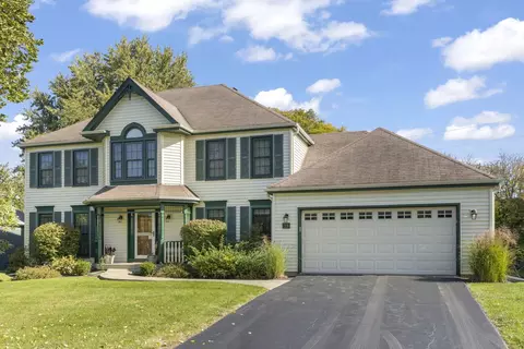 73 Venetian Way Cir, Wheaton, IL 60189