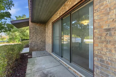 1863 Michigan City Rd #1W, Calumet City, IL 60409