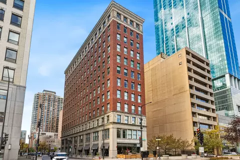 888 S Michigan Ave #401, Chicago, IL 60605
