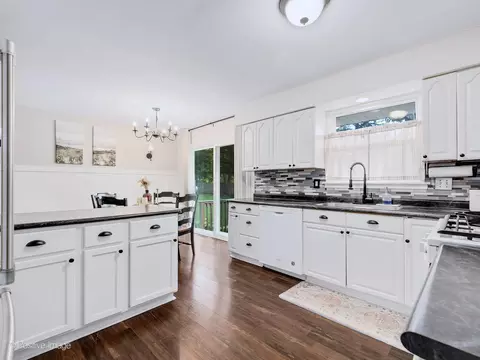Kitchen - 2 Sunset Ln, Algonquin, IL 60102 photo 1 of 2