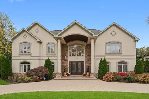 1045 Rosemary Ter, Deerfield, IL 60015