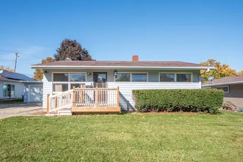 Exterior - 111 E Royal Dr, Dekalb, IL 60115 photo 2 of 7
