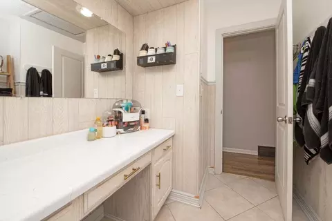 Bath - 111 E Royal Dr, Dekalb, IL 60115 photo 2 of 2