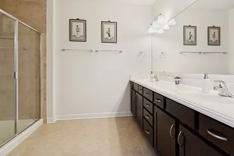 Bath - 2972 Trillium Ct E, Aurora, IL 60506 photo 1 of 2