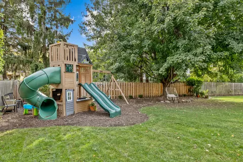 Exterior - 1971 Peach Tree Ln, Algonquin, IL 60102 photo 6 of 6