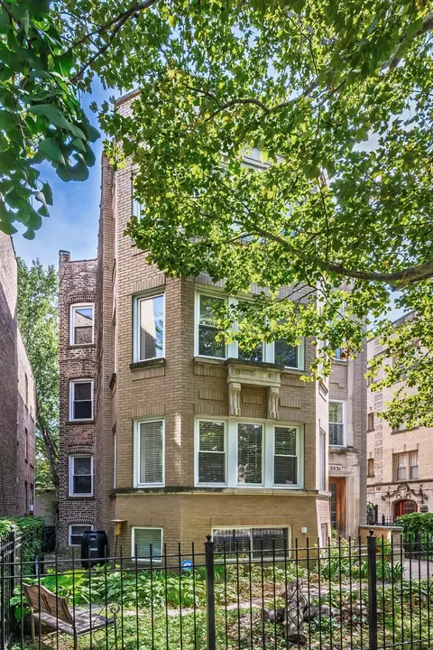 5531 N Campbell Ave #1A, Chicago, IL 60625