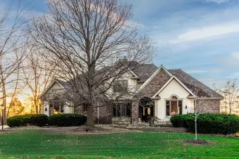 28790 N Sky Crest Dr, Mundelein, IL 60060