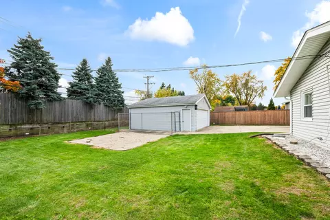 585 Amherst Ln, Hoffman Estates, IL 60169 photo 22