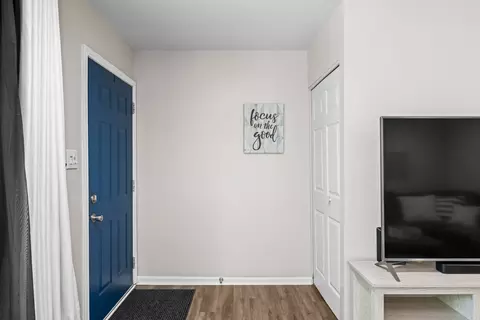 585 Amherst Ln, Hoffman Estates, IL 60169 photo 7