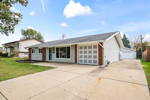 585 Amherst Ln, Hoffman Estates, IL 60169