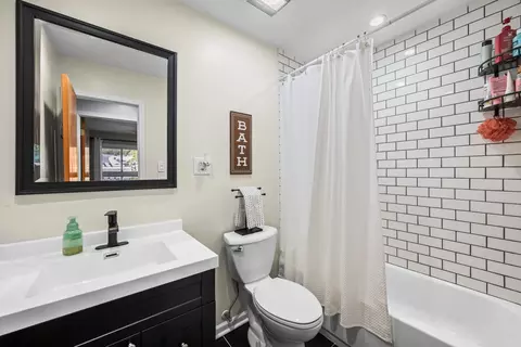 585 Amherst Ln, Hoffman Estates, IL 60169 photo 19