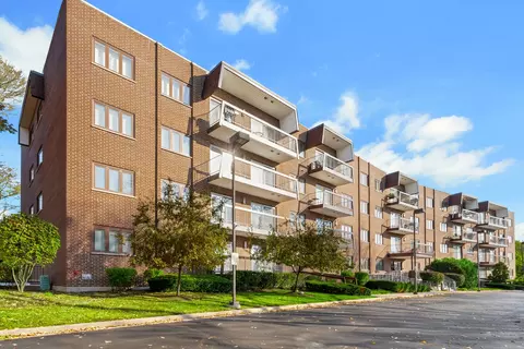 400 E Dundee Rd #408, Buffalo Grove, IL 60089