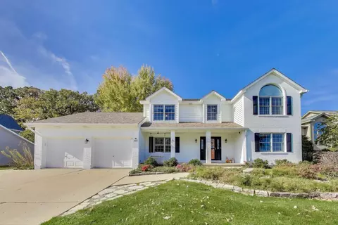 402 Hankes Rd, Sugar Grove, IL 60554