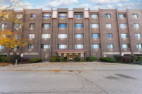 4623 N Chester Ave #410, Chicago, IL 60656