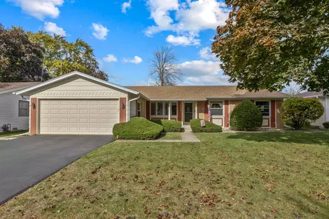 1244 Dover Ln, Elk Grove Village, IL 60007