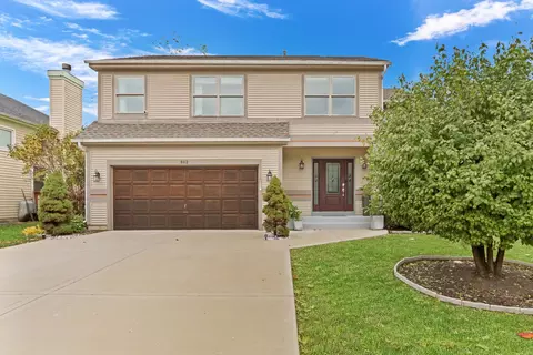 862 Waterview Dr, Round Lake Park, IL 60073