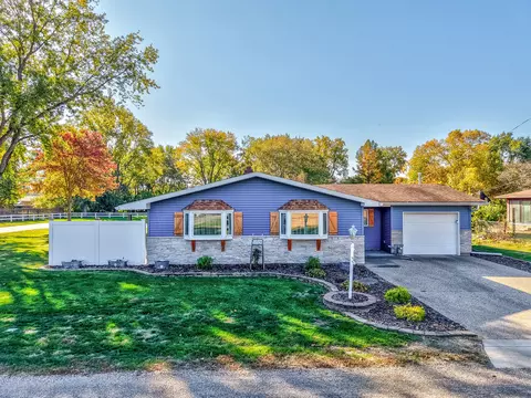 605 Pinetree Rd, Streator, IL 61364