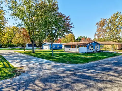 Exterior - 605 Pinetree Rd, Streator, IL 61364 photo 2 of 7