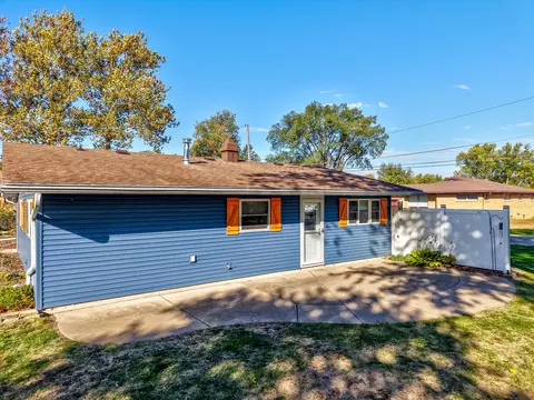 Exterior - 605 Pinetree Rd, Streator, IL 61364 photo 5 of 7