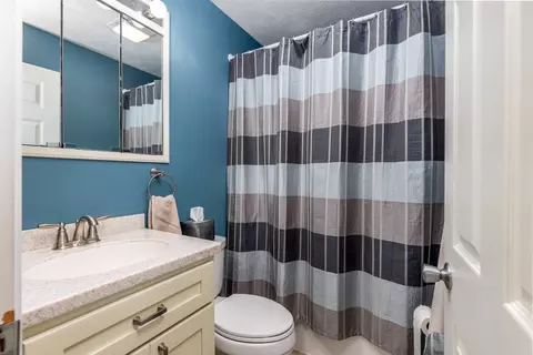 Bath - 605 Pinetree Rd, Streator, IL 61364 photo 2 of 2