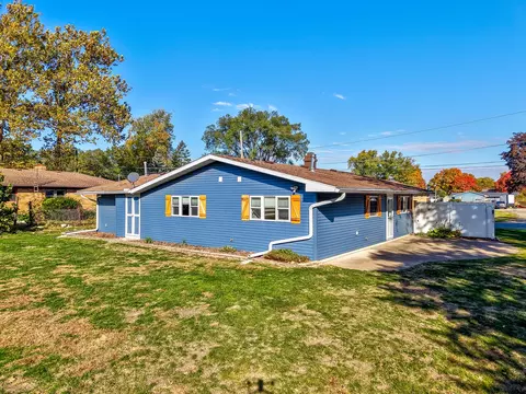 Exterior - 605 Pinetree Rd, Streator, IL 61364 photo 4 of 7