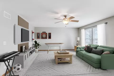 Living - 600 Spring Dr, Marengo, IL 60152 photo 4 of 5