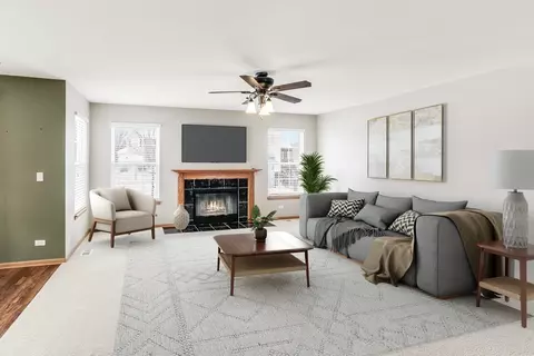 Living - 600 Spring Dr, Marengo, IL 60152 photo 2 of 5