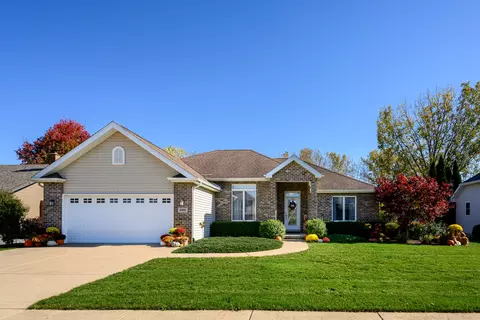 592 S Walnut St, Manteno, IL 60950