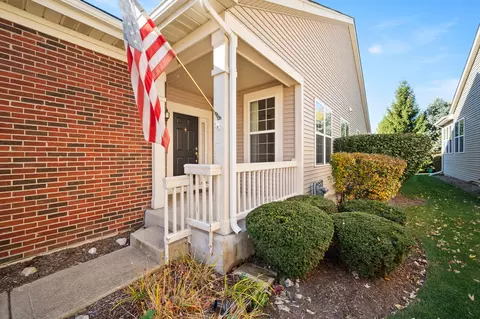 Exterior - 1176 Heathrow Ln, Aurora, IL 60502 photo 7 of 7