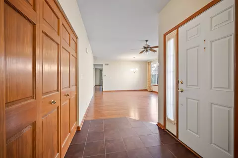 Entry Way - 1176 Heathrow Ln, Aurora, IL 60502 photo 1 of 2