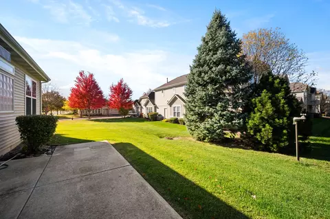 Exterior - 1176 Heathrow Ln, Aurora, IL 60502 photo 5 of 7