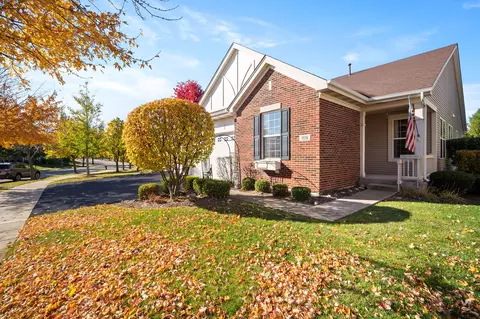 Exterior - 1176 Heathrow Ln, Aurora, IL 60502 photo 6 of 7