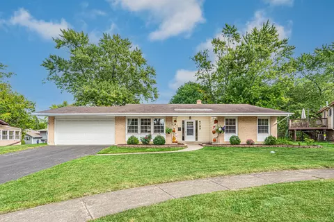 6703 Carpenter Ct, Woodridge, IL 60517