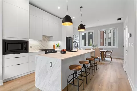 Kitchen - 4232 W Belmont Ave #5, Chicago, IL 60641 photo 1 of 3