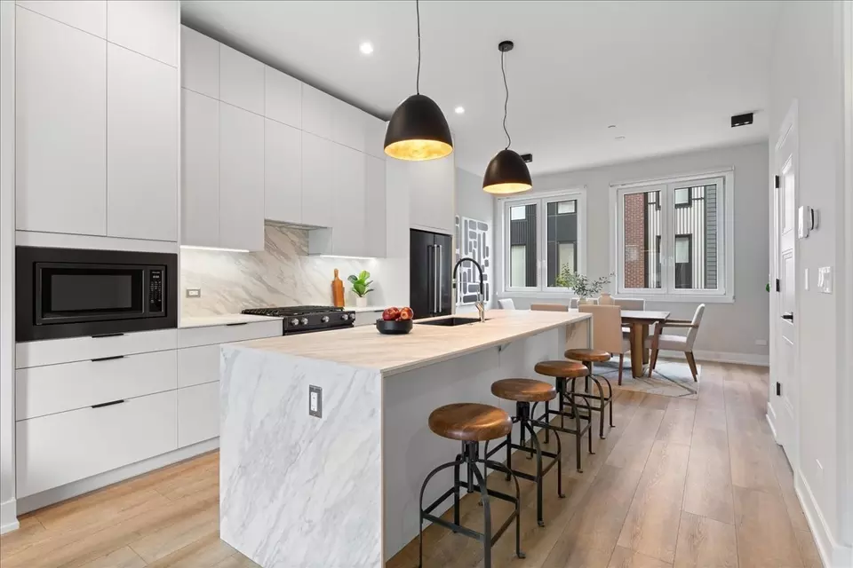 Kitchen - 4232 W Belmont Ave #5, Chicago, IL 60641 photo 1 of 3