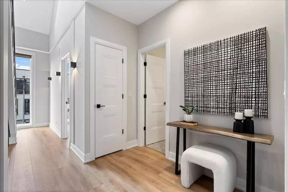 Entry Way - 4232 W Belmont Ave #5, Chicago, IL 60641 photo 2 of 2
