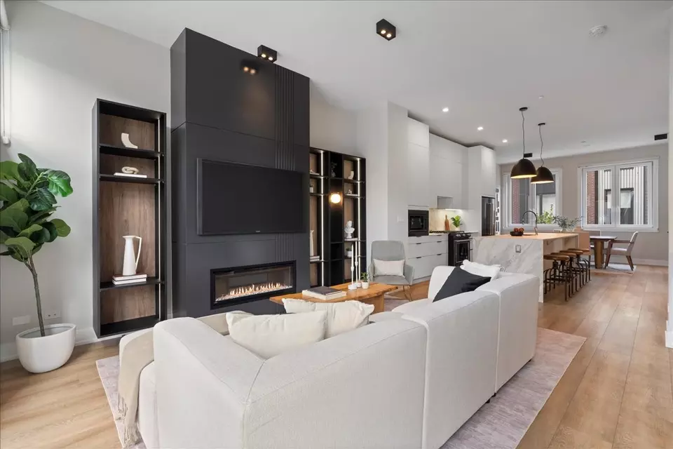 Living - 4232 W Belmont Ave #5, Chicago, IL 60641 photo 4 of 5