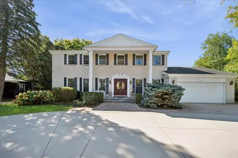 2130 Magnolia Ln, Highland Park, IL 60035