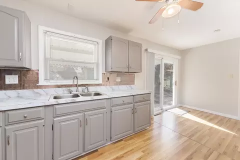 1306 Anderson St, Bloomington, IL 61701 photo 13