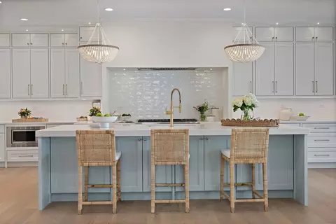 Kitchen - 889 Cherry St, Winnetka, IL 60093 photo 2 of 7