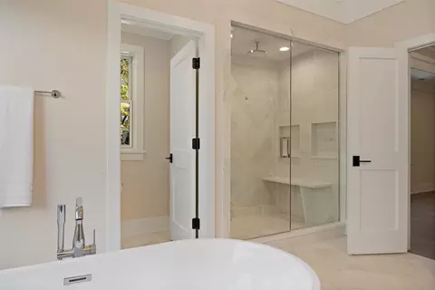 Bath - 889 Cherry St, Winnetka, IL 60093 photo 5 of 12