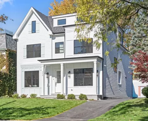 Exterior - 889 Cherry St, Winnetka, IL 60093 photo 7 of 7