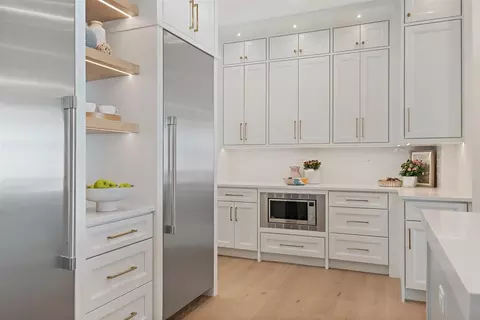 Kitchen - 889 Cherry St, Winnetka, IL 60093 photo 4 of 7